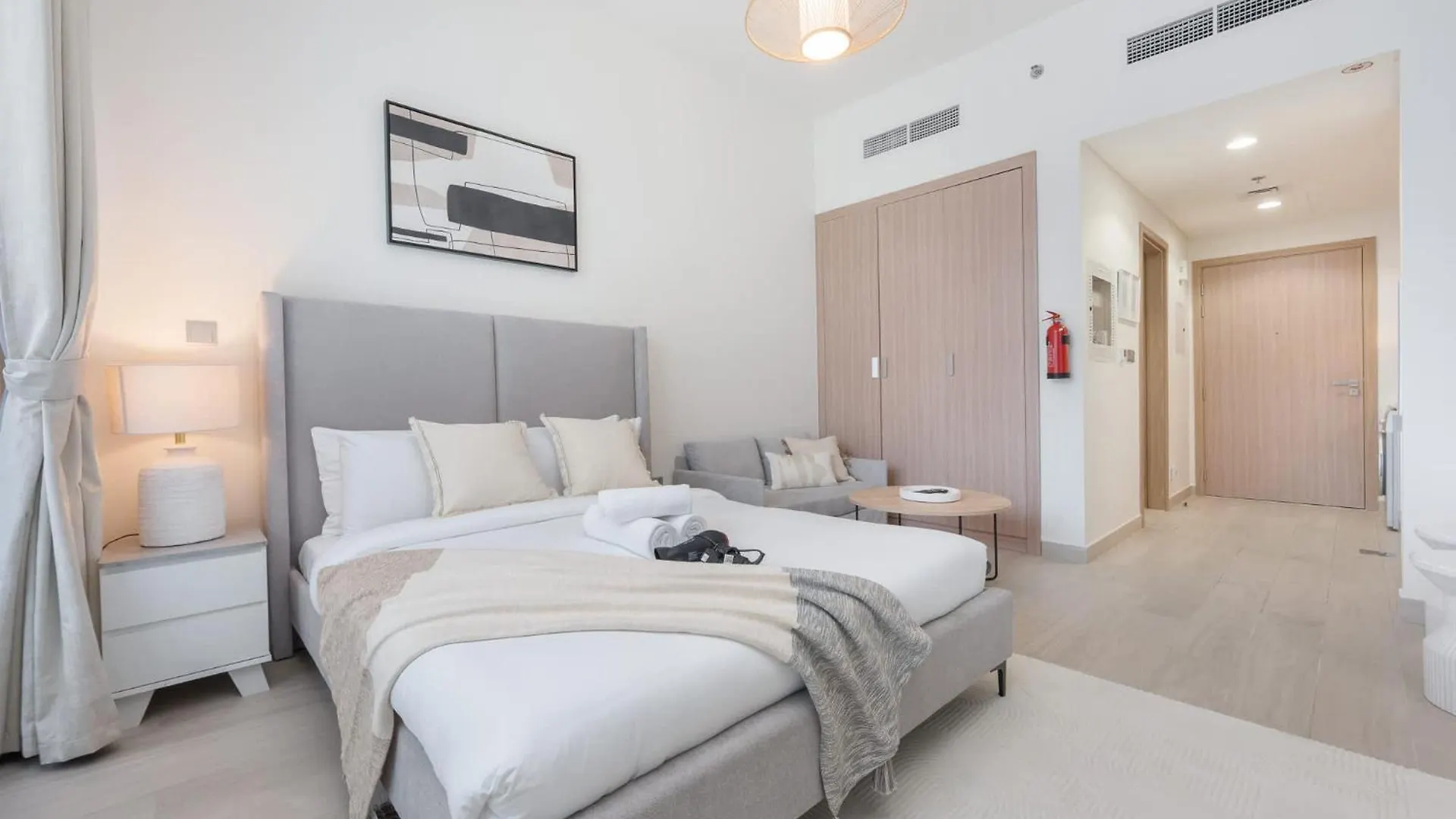 Cozy Studio In Azizi Riviera Sleeps 3 With Pool Dubai United Arab Emirates