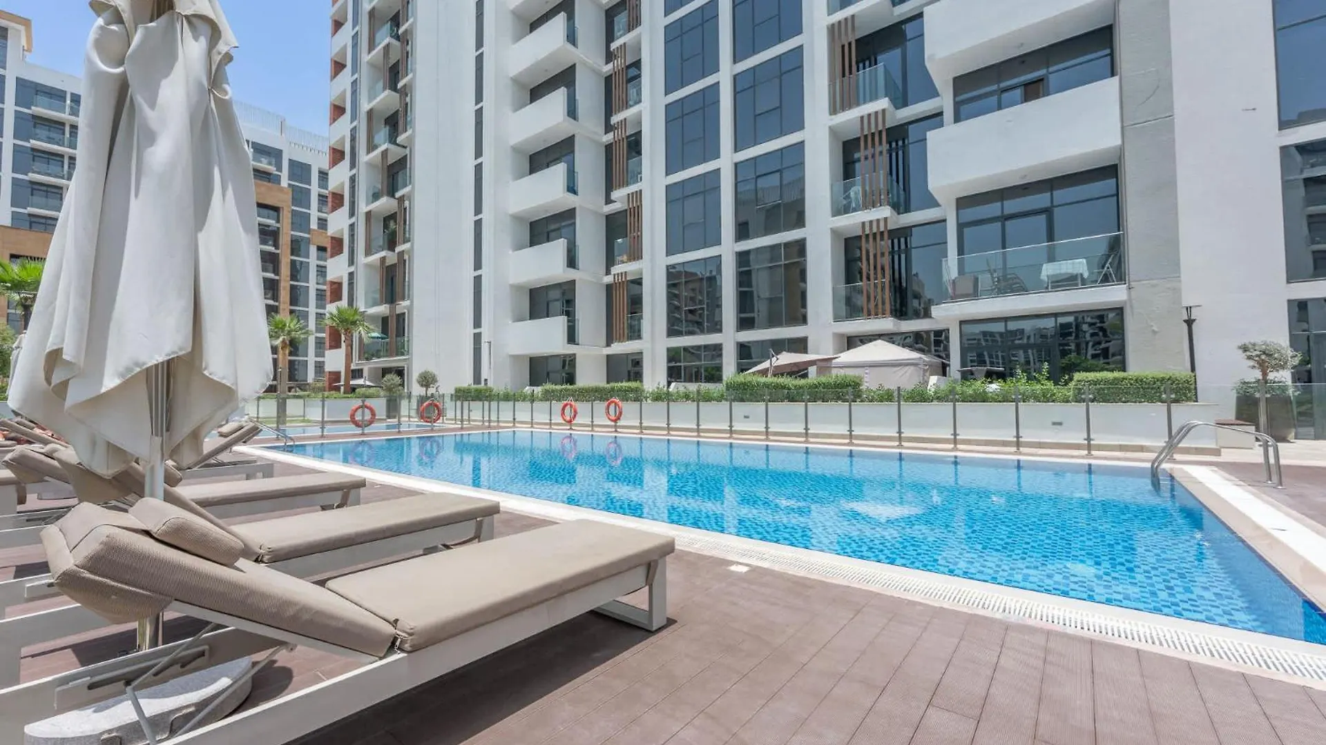 Cozy Studio In Azizi Riviera Sleeps 3 With Pool Dubai Apartment