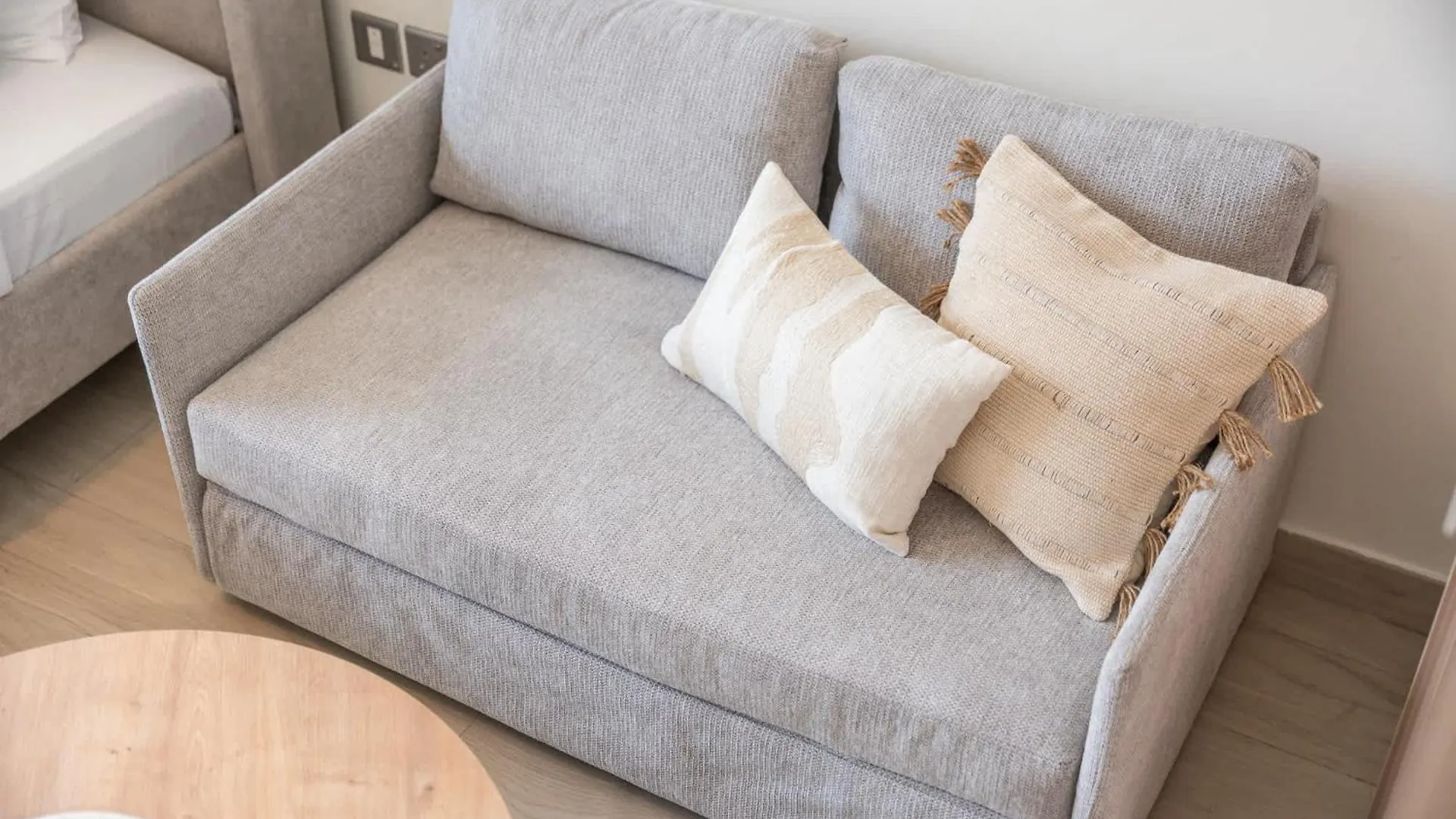 Apartment Cozy Studio In Azizi Riviera Sleeps 3 With Pool Dubai United Arab Emirates