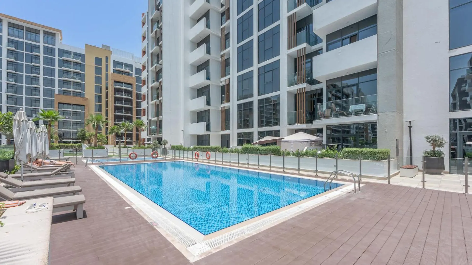 Cozy Studio In Azizi Riviera Sleeps 3 With Pool Dubai 0*,