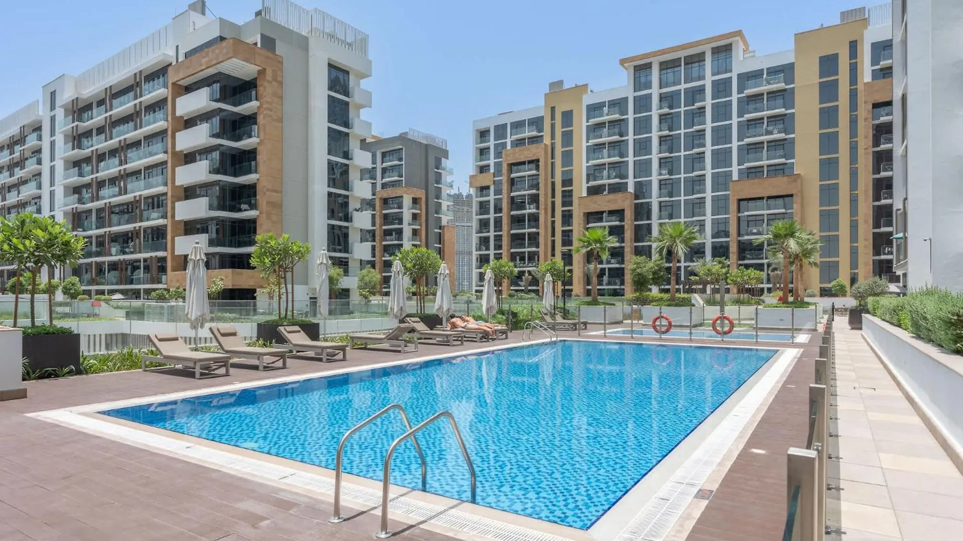 Cozy Studio In Azizi Riviera Sleeps 3 With Pool Dubai